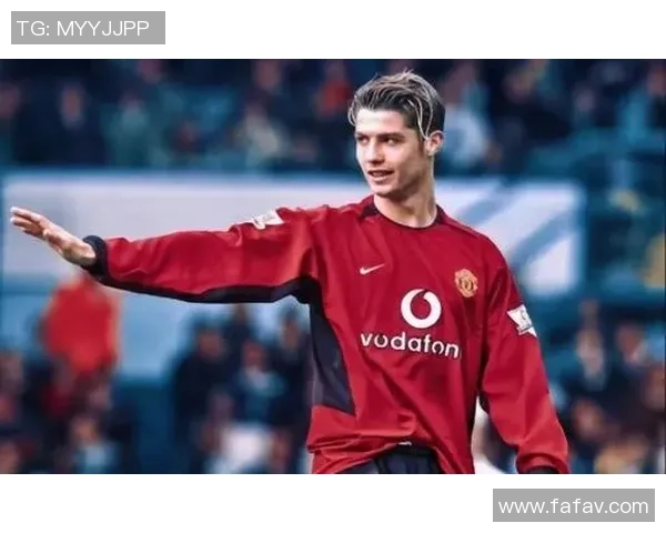 足球巨星场上英姿勃发气场全开尽显无与伦比的帅气风采 足球巨星场上英姿勃发气场全开尽显无与伦比的帅气风采