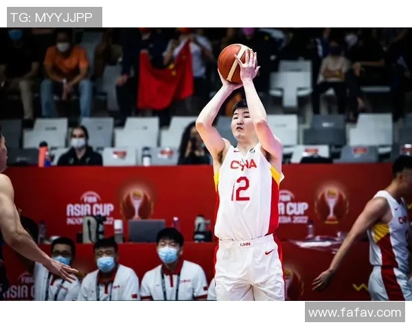 亚裔足球球星崛起之路:从挑战到荣耀的奋斗历程 亚裔足球球星崛起之路:从挑战到荣耀的奋斗历程