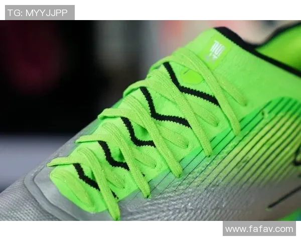 各大足球球星穿鞋码揭秘 如何选择适合自己的足球鞋尺码