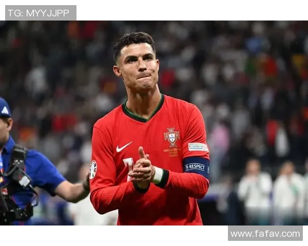 最近足球赛事中备受关注的球星表现与成就盘点