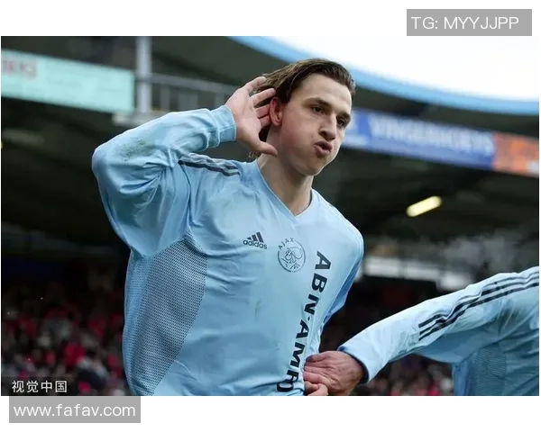 扎长头发的足球球星展示独特魅力与风采赛场外的时尚风头与运动精神 扎长头发的足球球星展示独特魅力与风采赛场外的时尚风头与运动精神