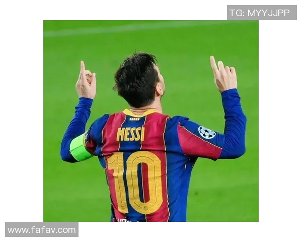 足球历史上首位球星的崛起与影响力解析